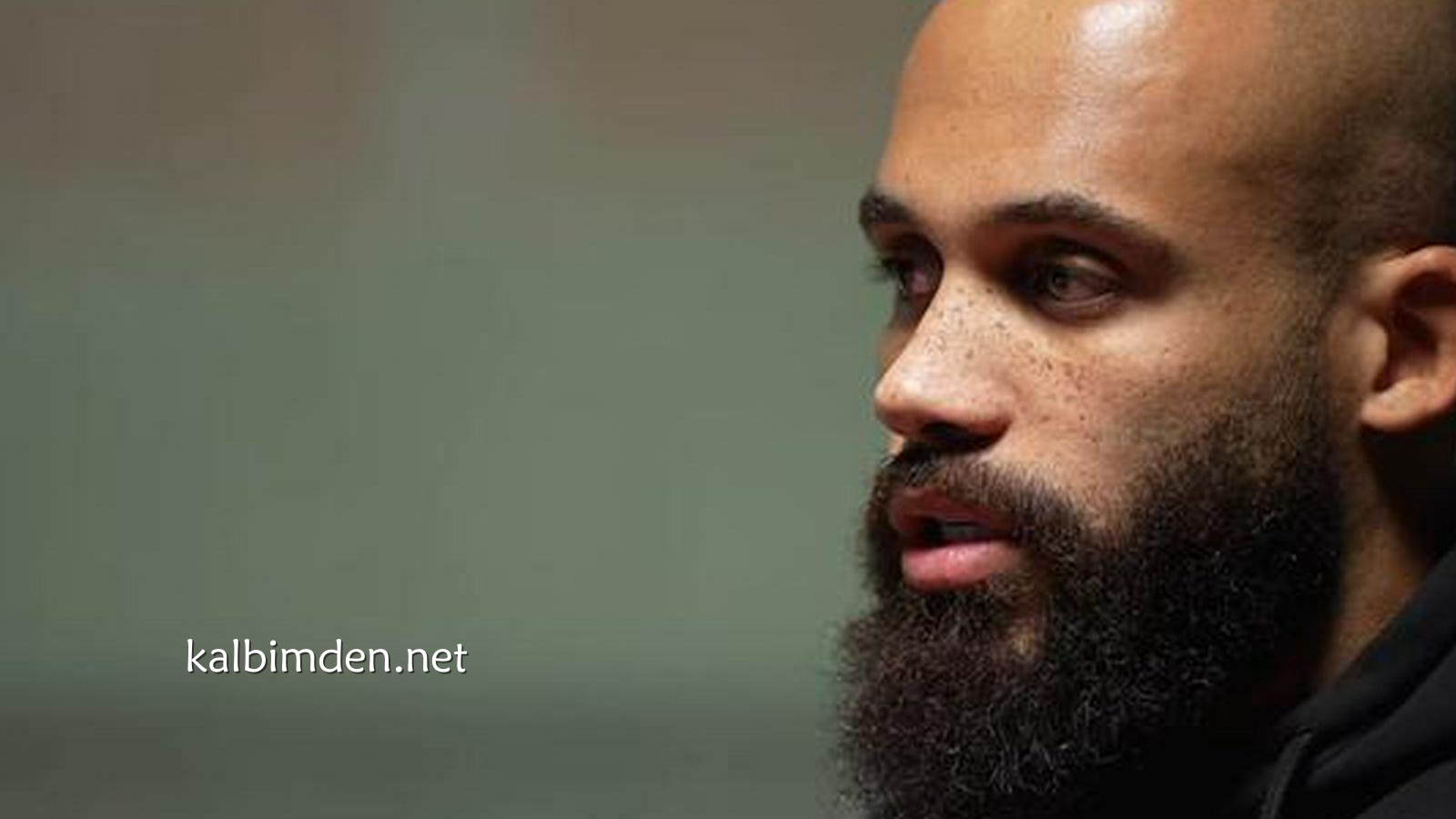 凯发体育独家专栏：姆伯莫｜梅努的进步空间还很大；我还没给队友们弹过钢琴